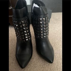 Brand new never worn Rock & Republic Nahlo bootie